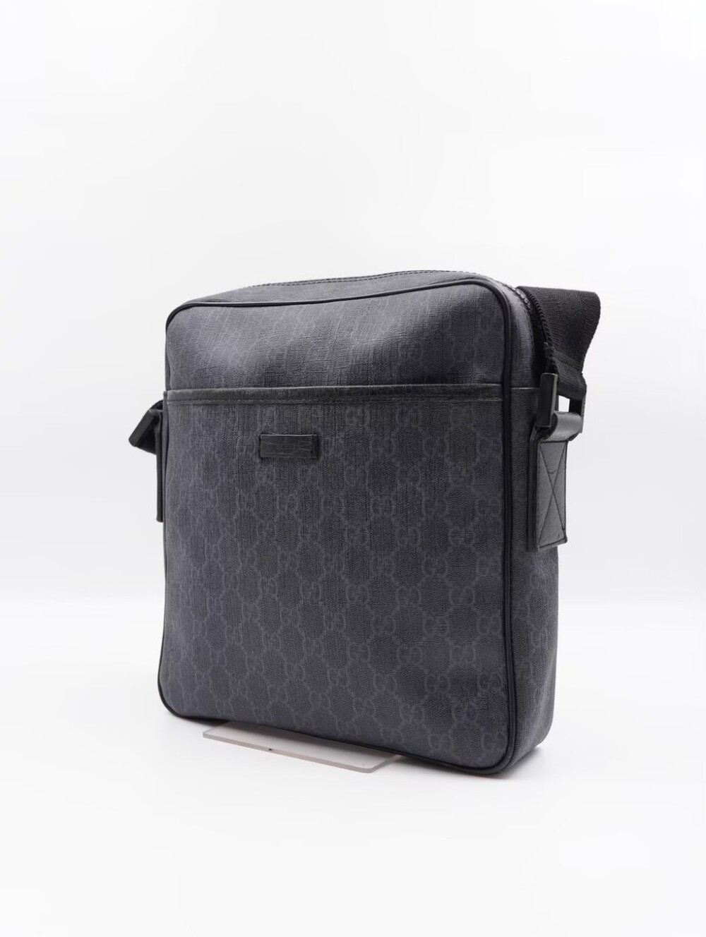 CJ64 💗 GUCCI GG Supreme Monogram Messenger Bag - Picture 4 of 12